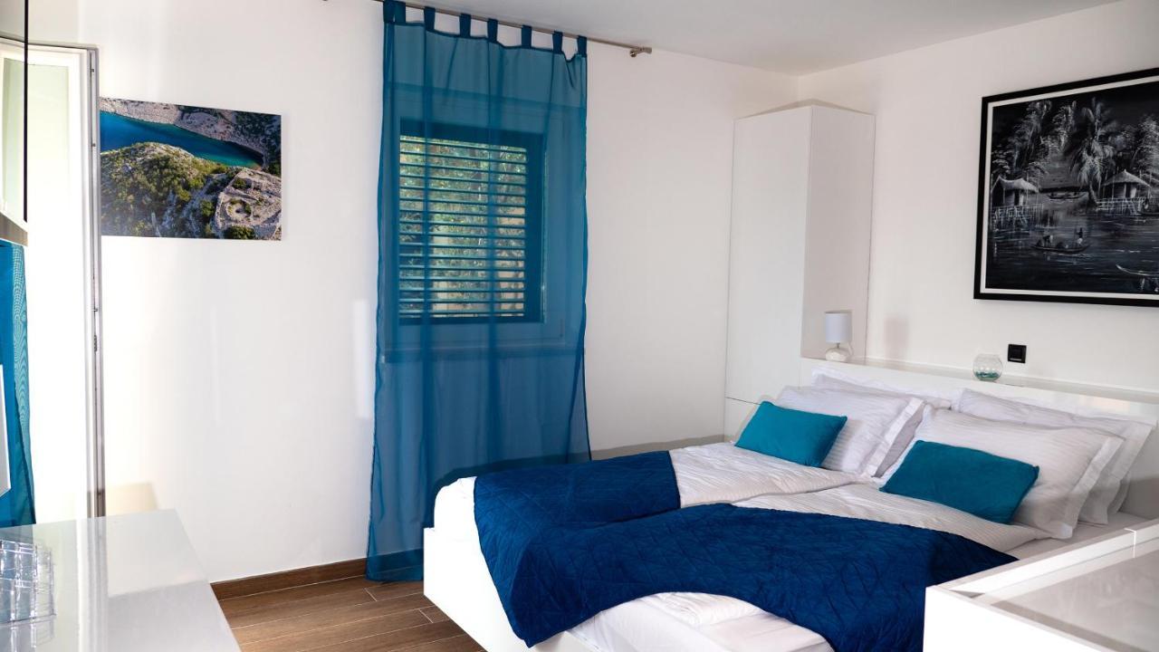 Villa Relax , With Seaview And Two Pools Near Beach สตาริกราด ภายนอก รูปภาพ