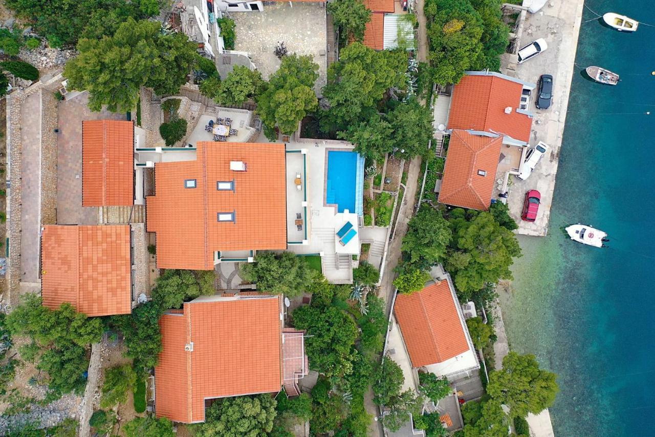 Villa Relax , With Seaview And Two Pools Near Beach สตาริกราด ภายนอก รูปภาพ
