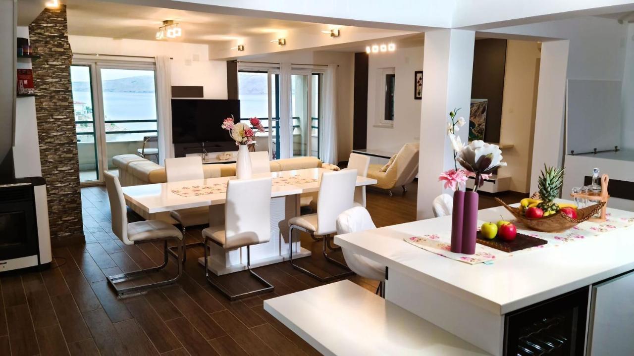 Villa Relax , With Seaview And Two Pools Near Beach สตาริกราด ภายนอก รูปภาพ