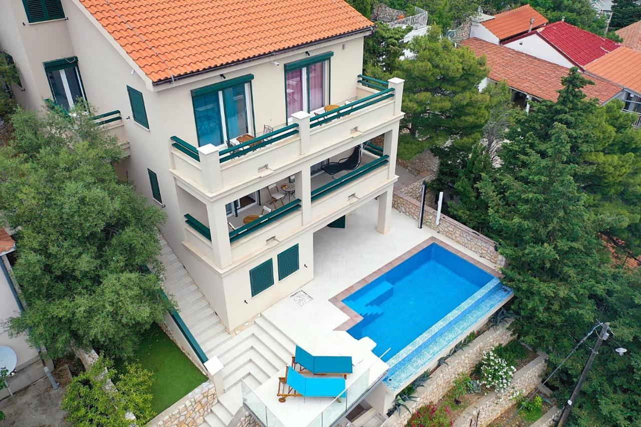 Villa Relax , With Seaview And Two Pools Near Beach สตาริกราด ภายนอก รูปภาพ